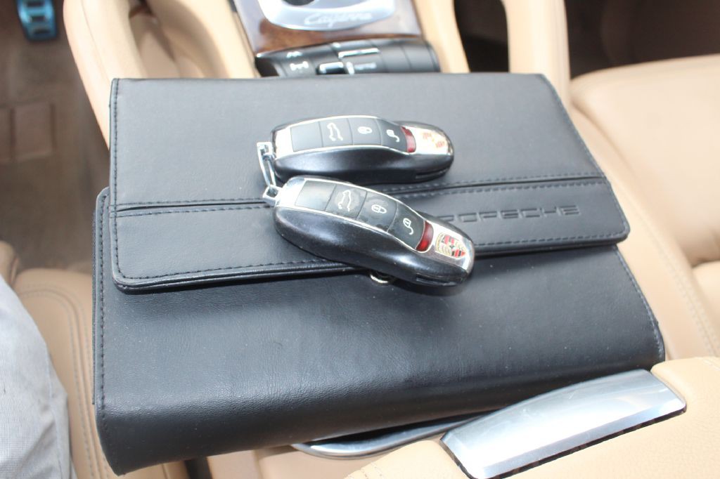 2011 Porsche Cayenne Image 23