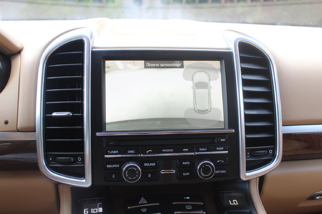 2011 Porsche Cayenne Image 25