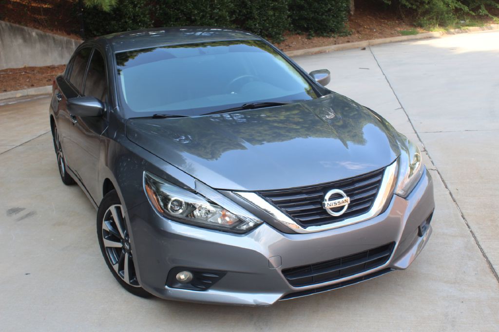 2017 Nissan Altima Image 1