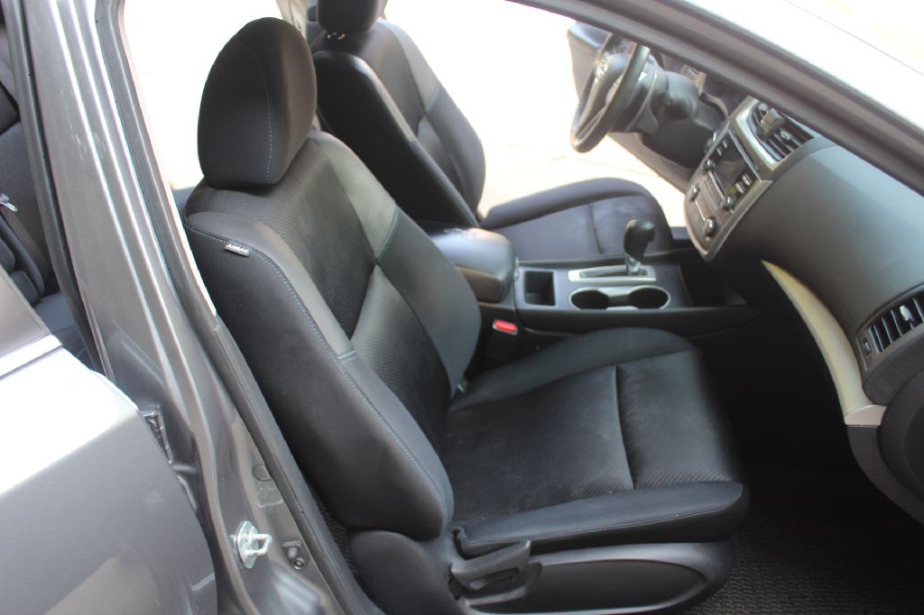2017 Nissan Altima Image 7