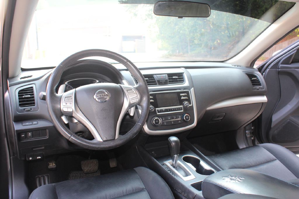 2017 Nissan Altima Image 15