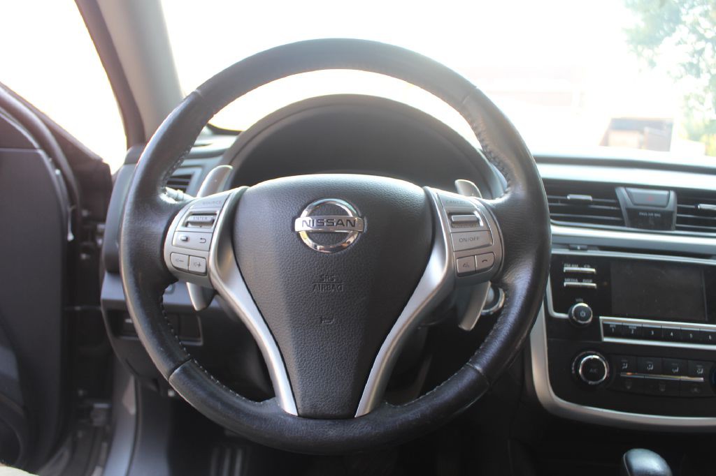 2017 Nissan Altima Image 16