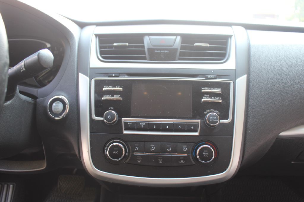 2017 Nissan Altima Image 17