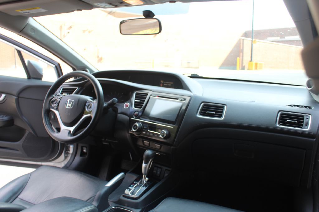 2015 Honda Civic Image 13