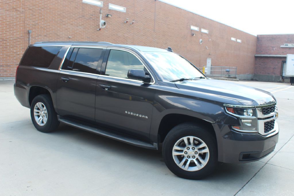 2016 Chevrolet Suburban Image 6
