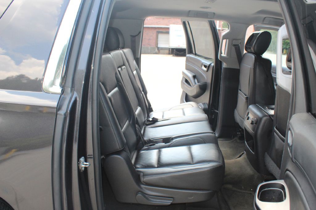 2016 Chevrolet Suburban Image 8