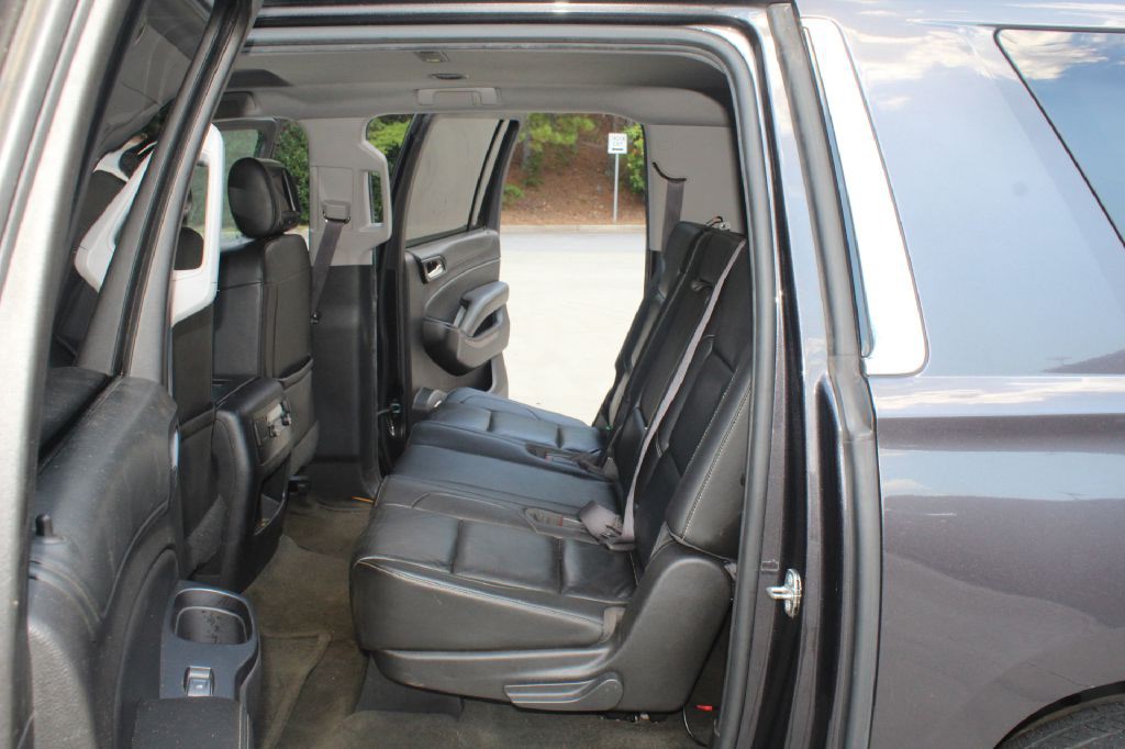 2016 Chevrolet Suburban Image 9