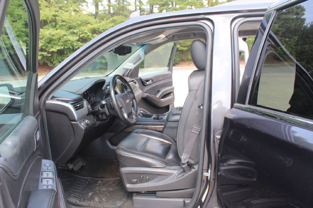 2016 Chevrolet Suburban Image 10