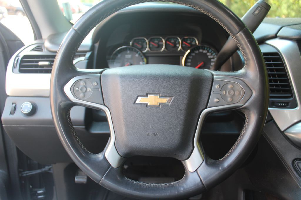 2016 Chevrolet Suburban Image 18