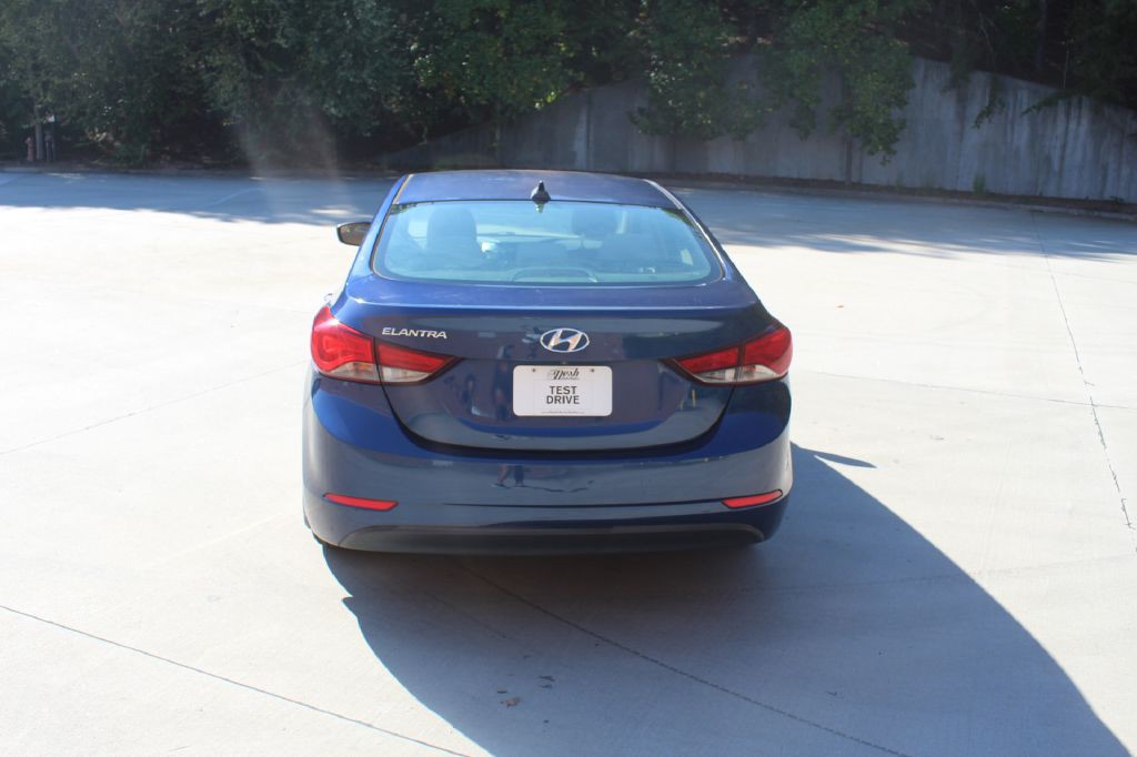 2015 Hyundai Elantra Image 4