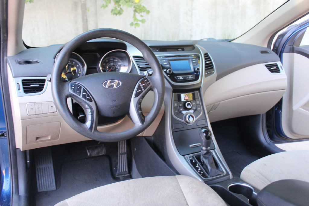 2015 Hyundai Elantra Image 13