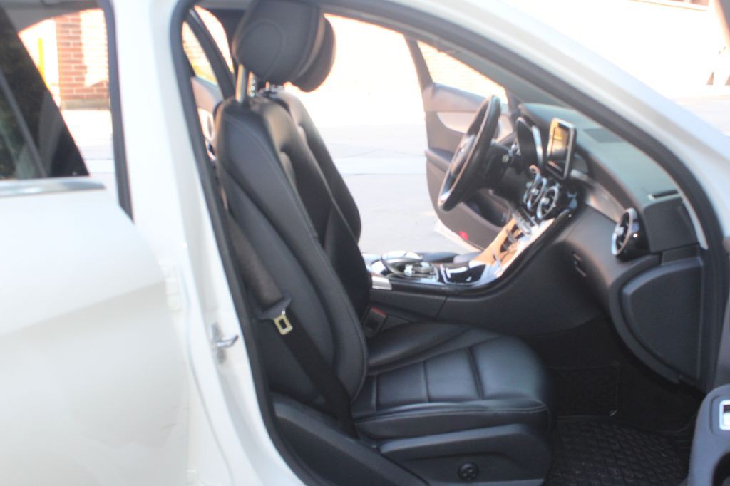 2016 Mercedes-Benz C-Class Image 7