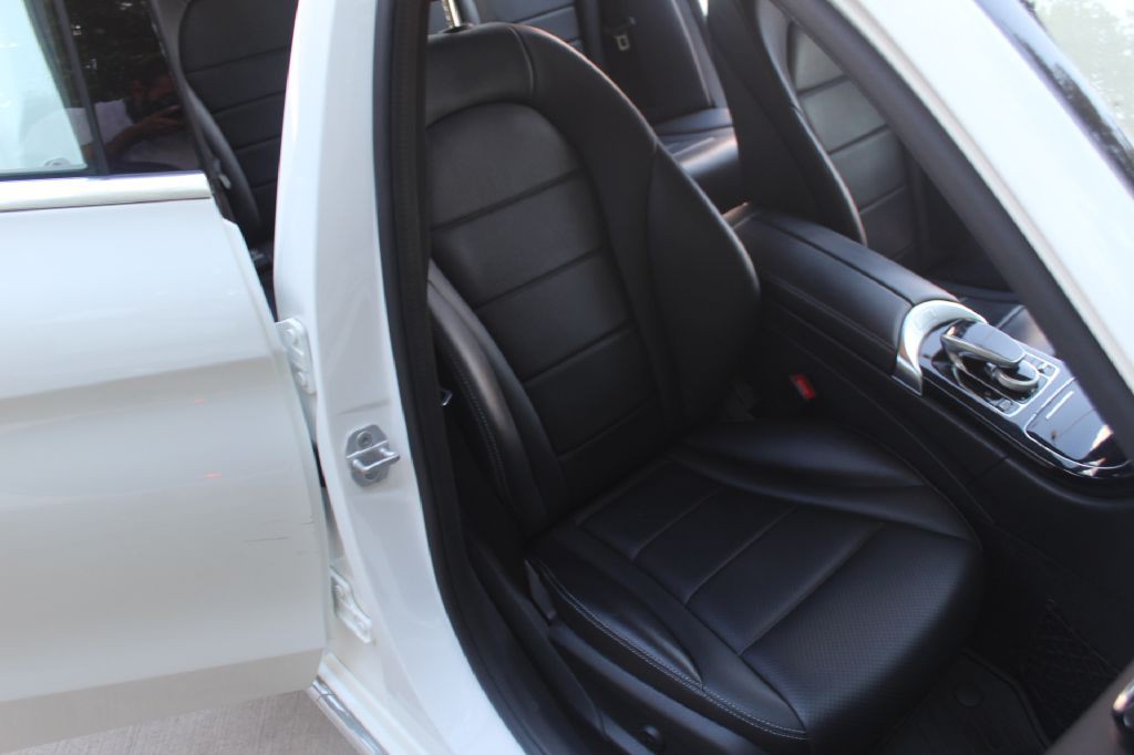 2016 Mercedes-Benz C-Class Image 14