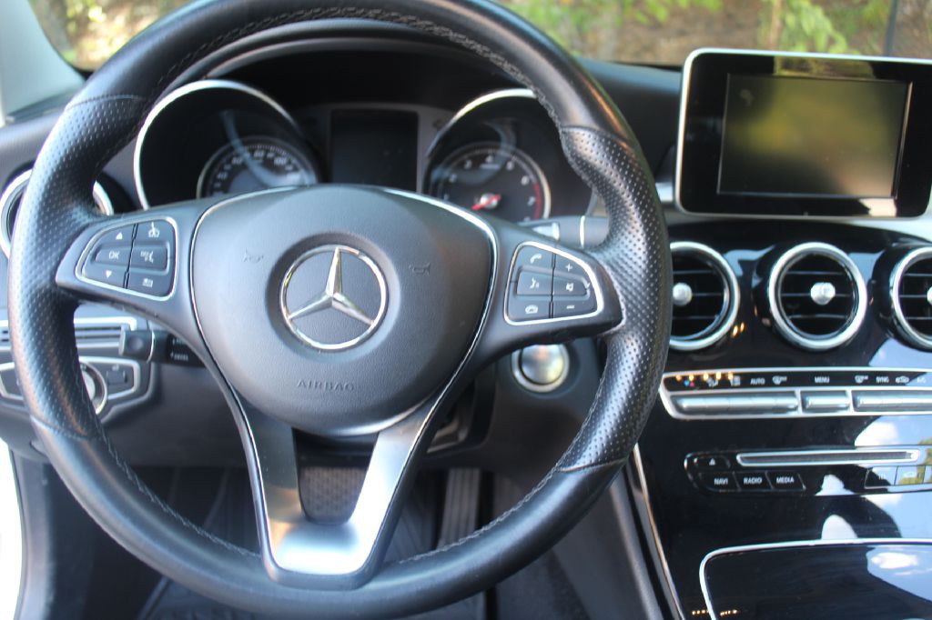 2016 Mercedes-Benz C-Class Image 18