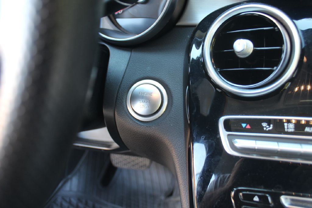 2016 Mercedes-Benz C-Class Image 22