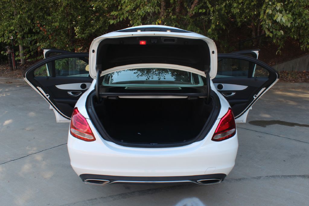 2016 Mercedes-Benz C-Class Image 26