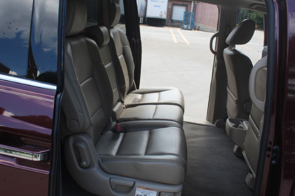 2015 Honda Odyssey Image 8