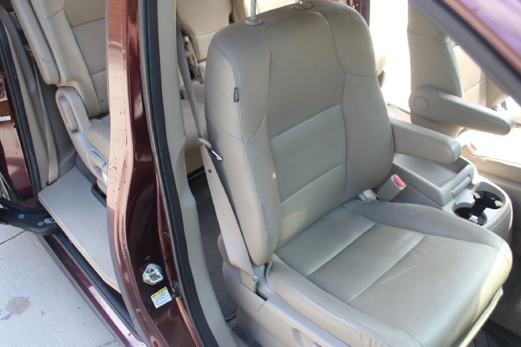 2015 Honda Odyssey Image 12
