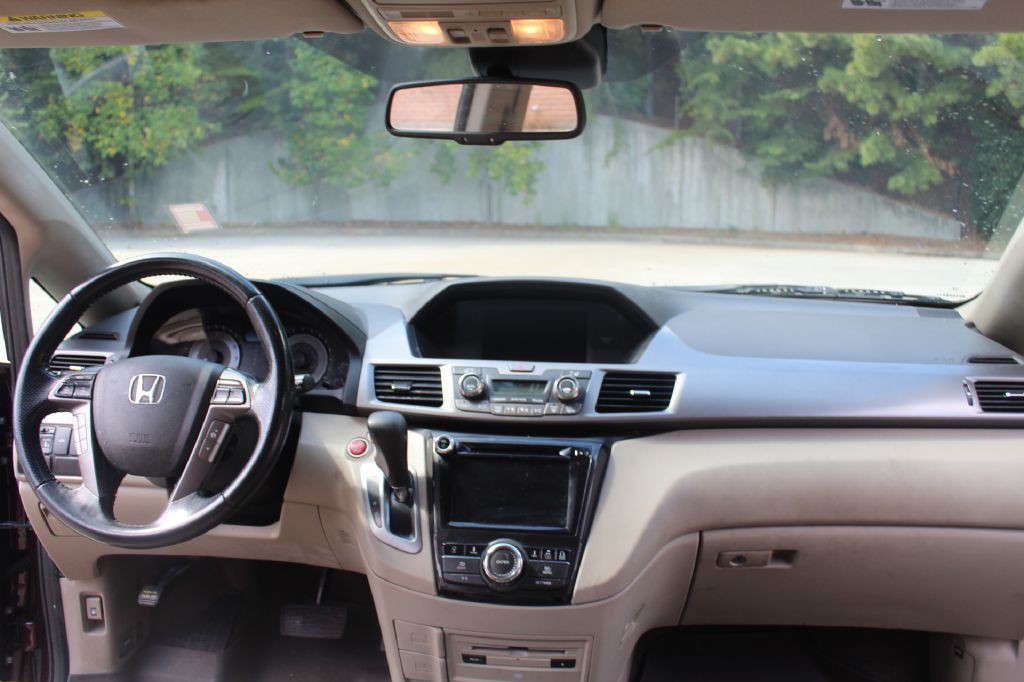 2015 Honda Odyssey Image 15