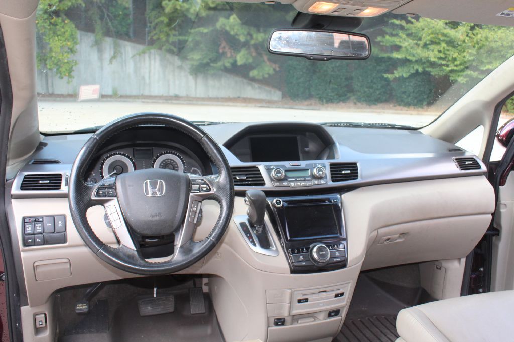 2015 Honda Odyssey Image 16