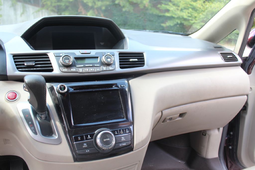 2015 Honda Odyssey Image 18