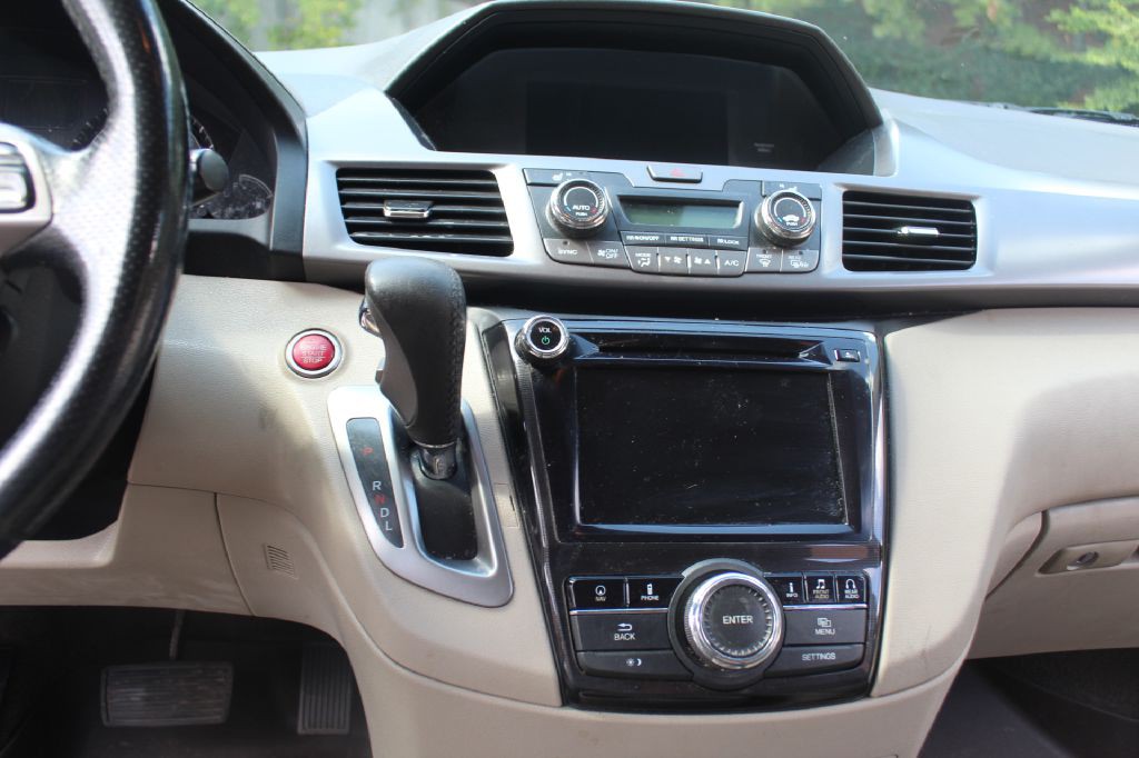 2015 Honda Odyssey Image 19