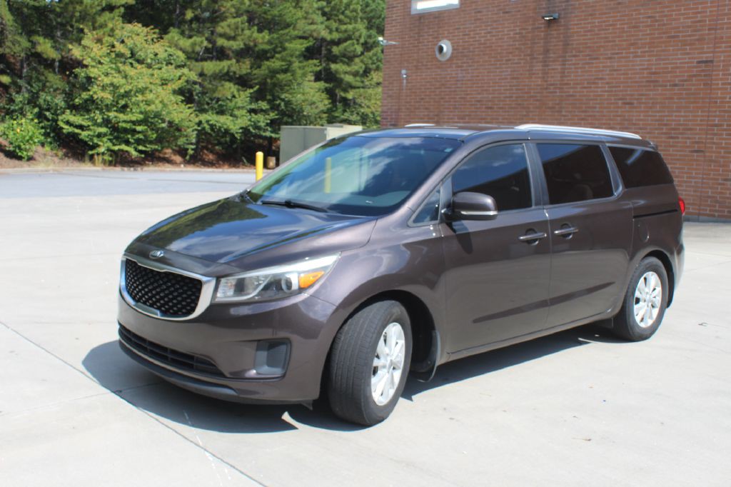 2016 Kia Sedona Image 2