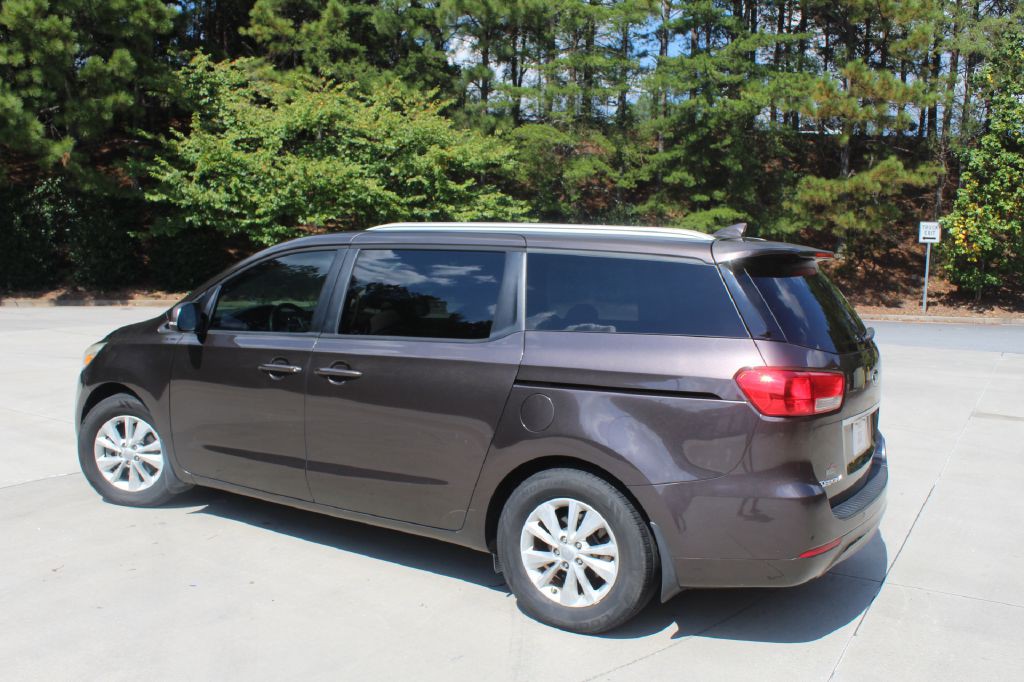 2016 Kia Sedona Image 3