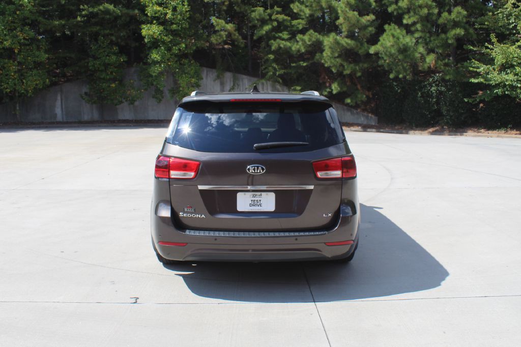 2016 Kia Sedona Image 4
