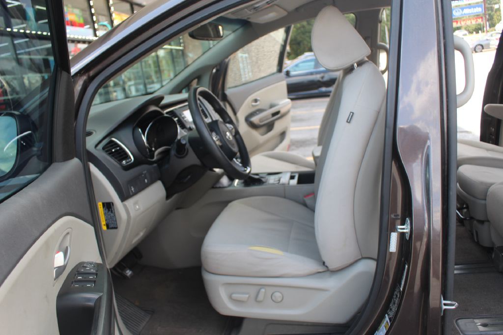 2016 Kia Sedona Image 10