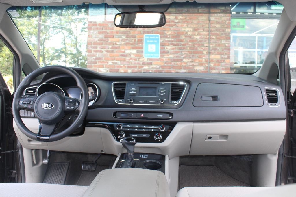 2016 Kia Sedona Image 13