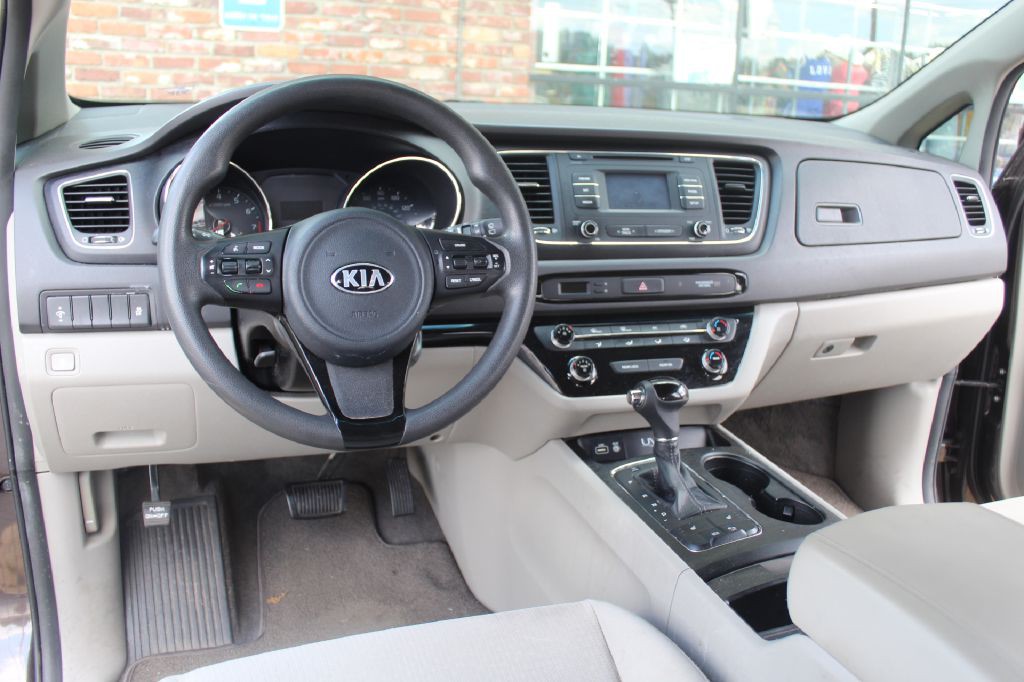 2016 Kia Sedona Image 14