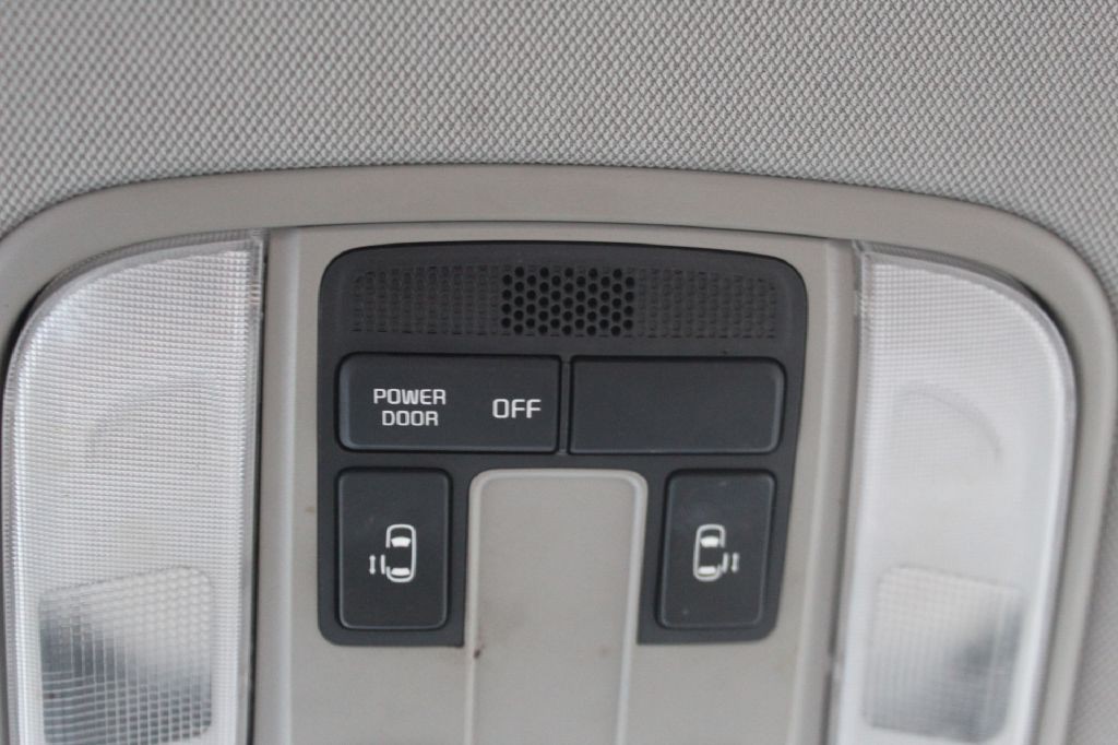 2016 Kia Sedona Image 21