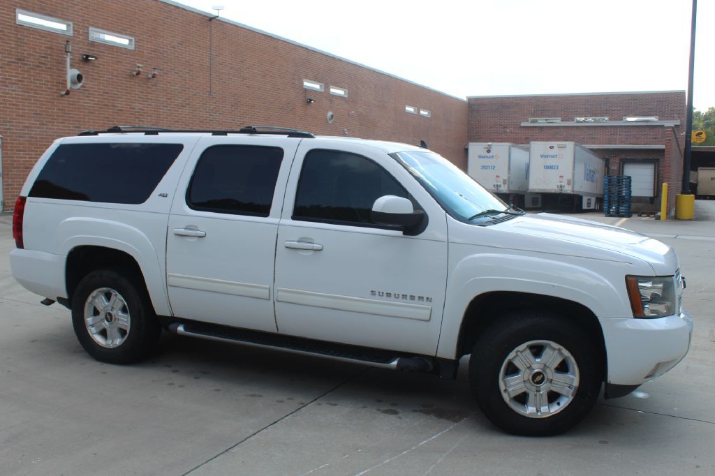 2013 Chevrolet Suburban Image 6