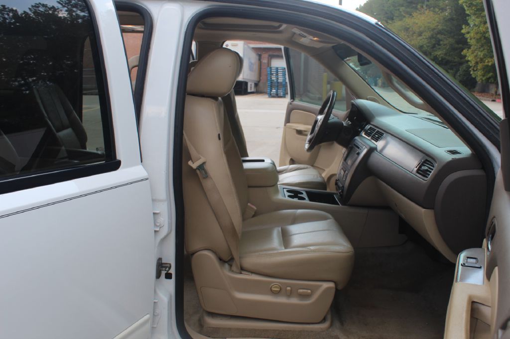 2013 Chevrolet Suburban Image 7