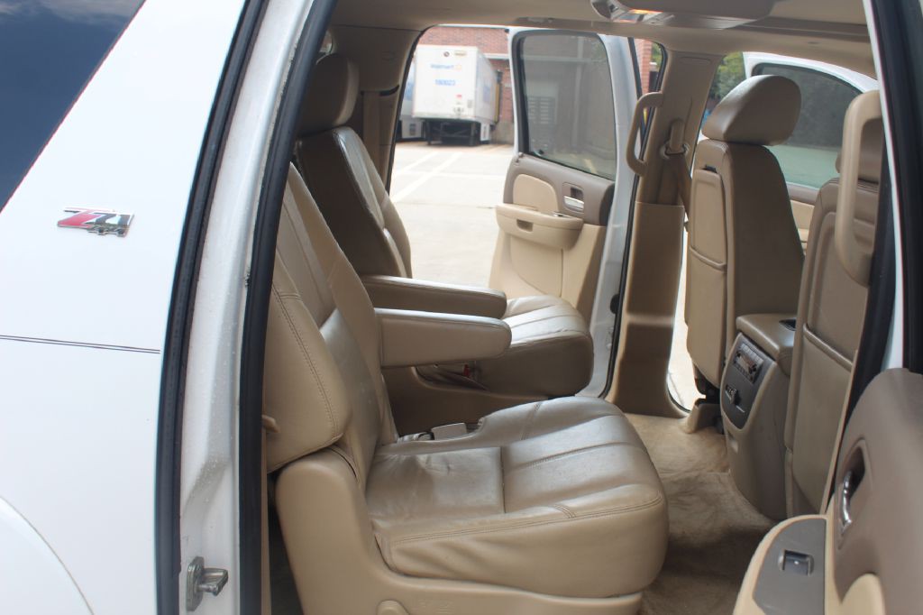 2013 Chevrolet Suburban Image 8