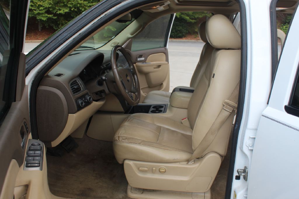 2013 Chevrolet Suburban Image 10