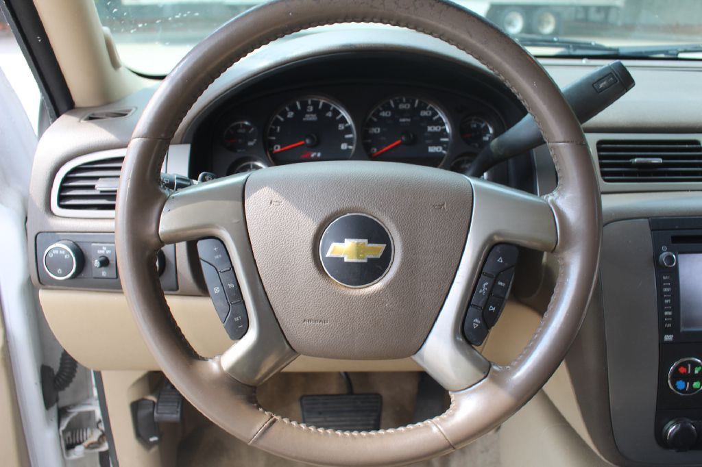 2013 Chevrolet Suburban Image 20