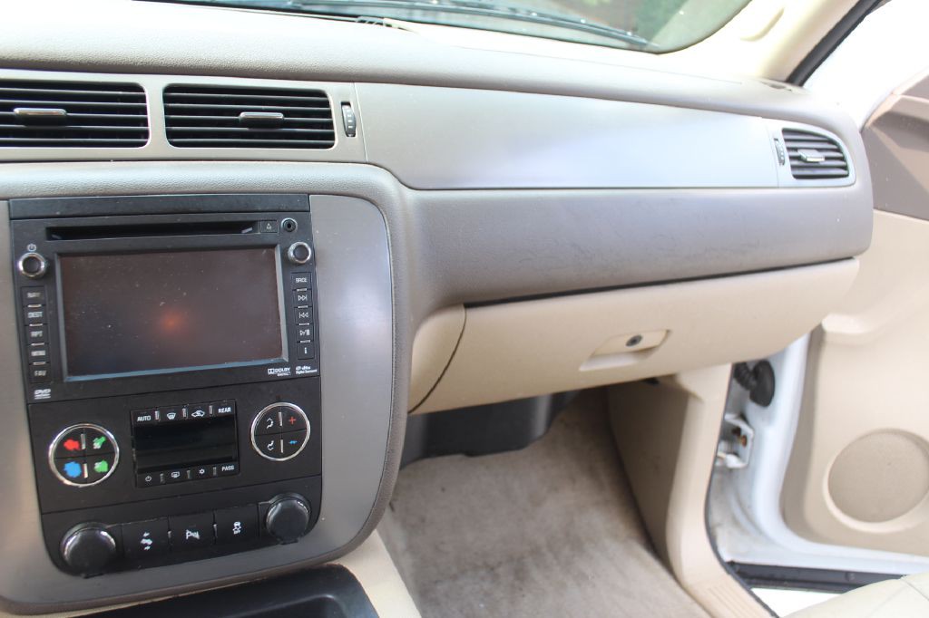 2013 Chevrolet Suburban Image 22