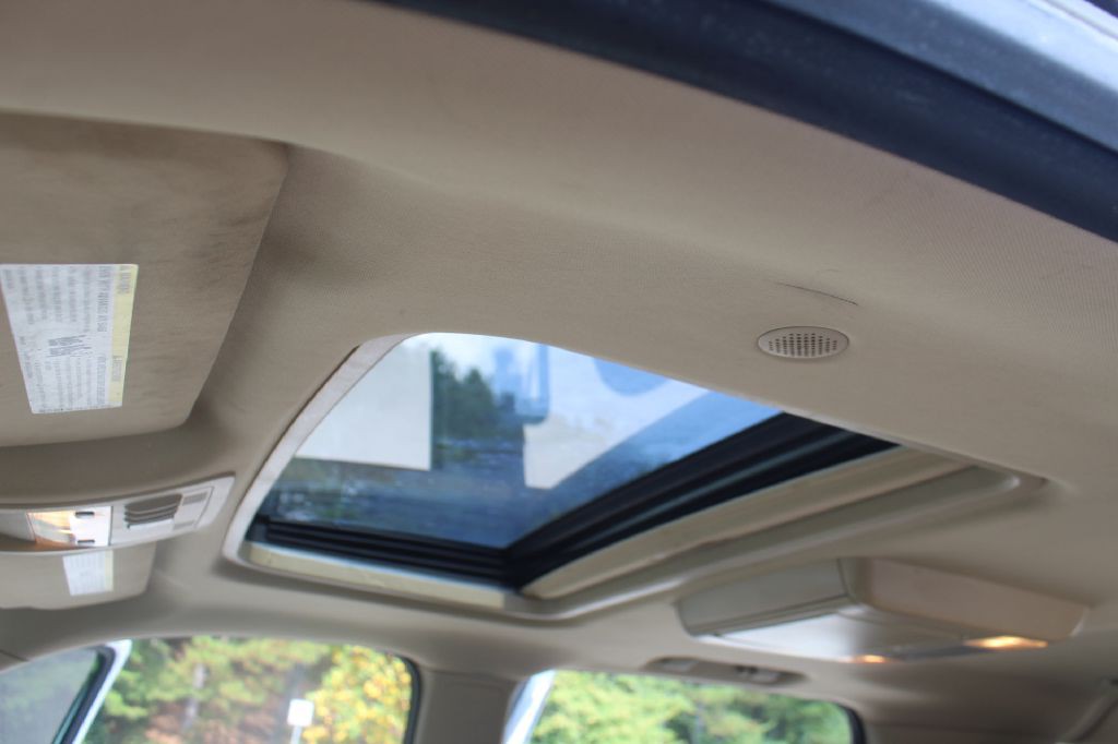 2013 Chevrolet Suburban Image 24