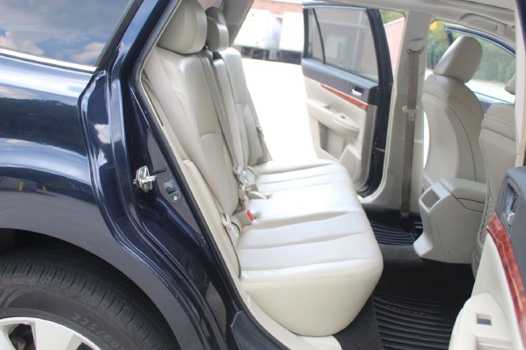 2012 Subaru Outback Image 8