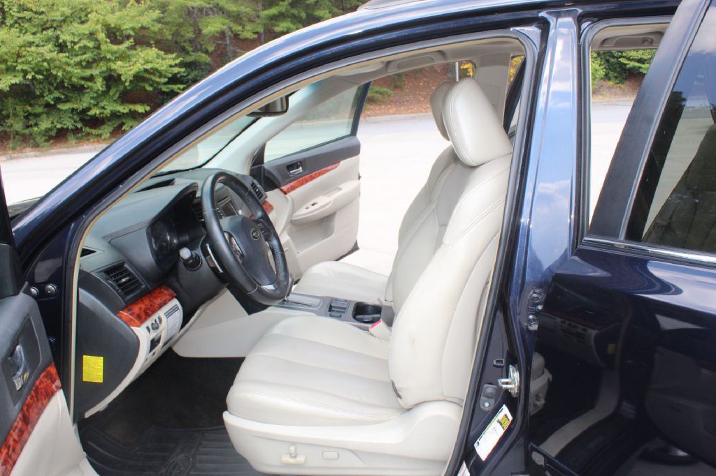 2012 Subaru Outback Image 10