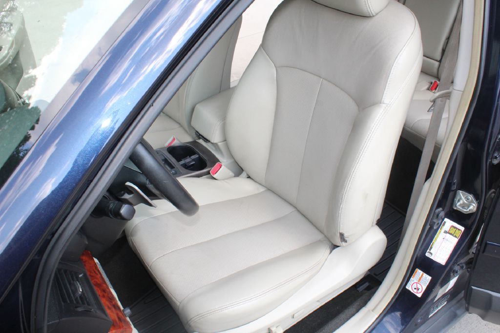 2012 Subaru Outback Image 11