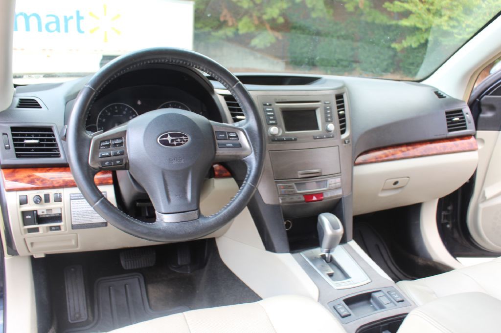 2012 Subaru Outback Image 15