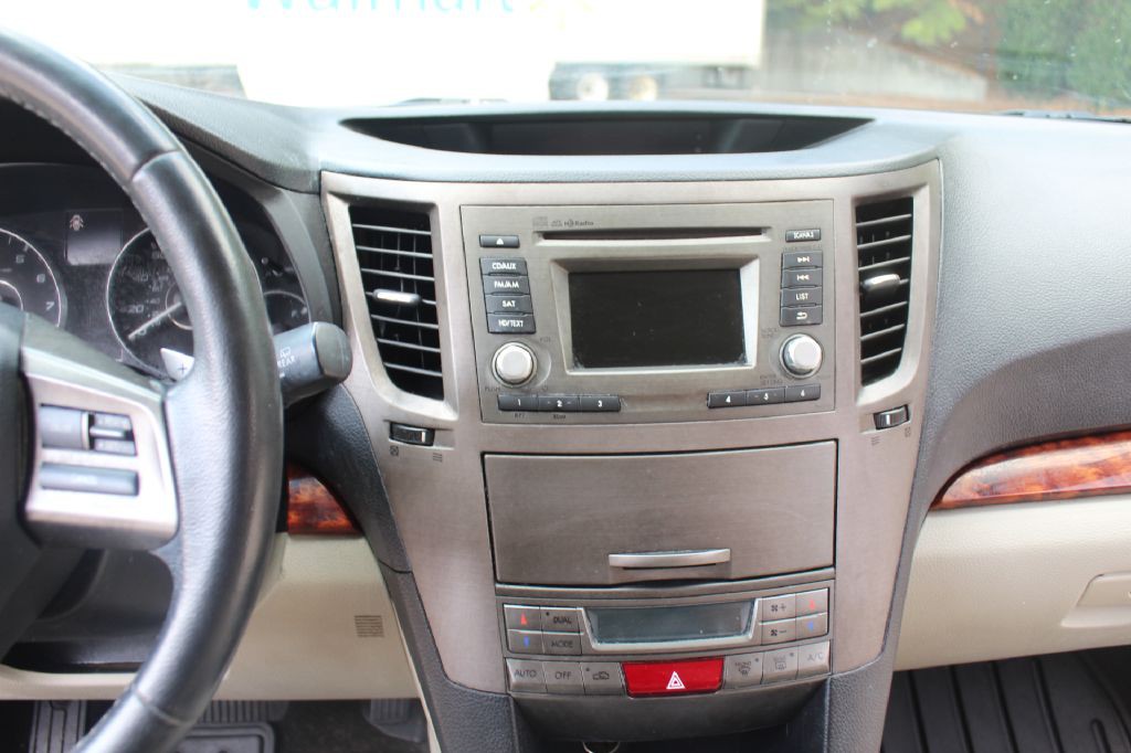 2012 Subaru Outback Image 17