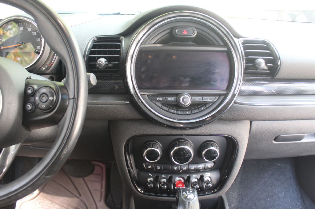 2018 MINI Cooper Image 18