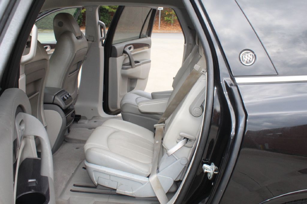 2017 Buick Enclave Image 9