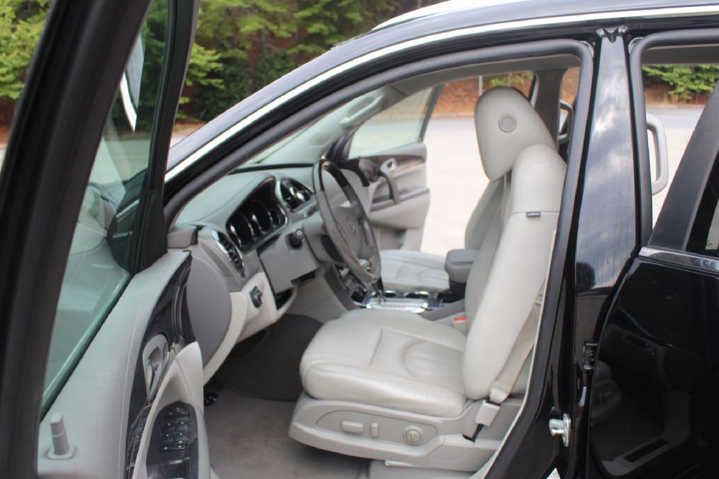2017 Buick Enclave Image 10