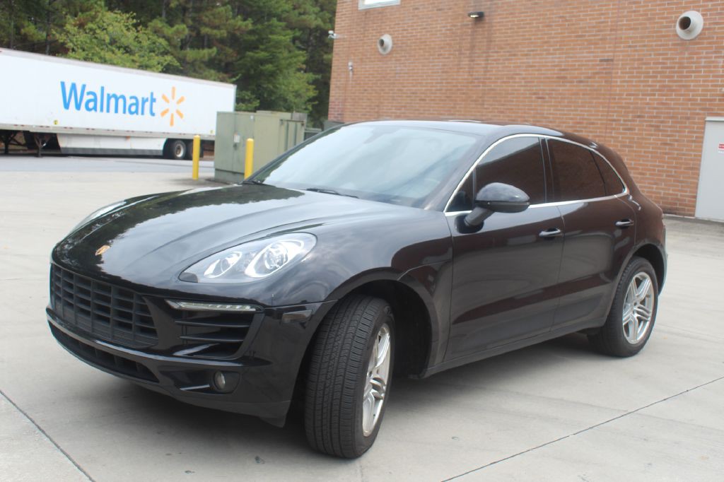 2016 Porsche Macan Image 2