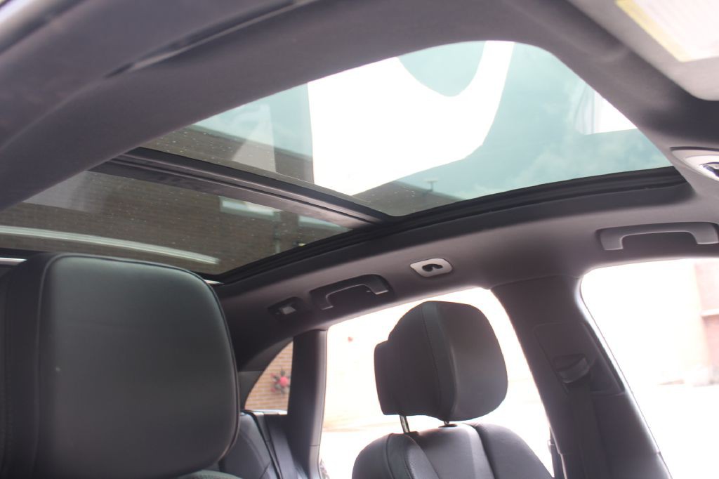 2016 Porsche Macan Image 32